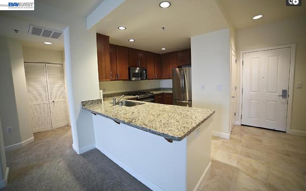 423 7th Street, Unit 208 Oakland, CA 94607 - Photo 6 of 16