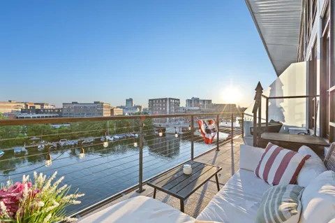 $949,900 | 311 East Erie Street, Unit 408, Milwaukee, WI 53202