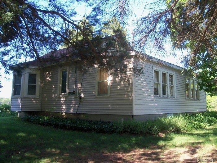 10275 Dehmel Road Birch Run, MI 48415 - Photo 3 of 20 Dehmel Rd closer view of the fro