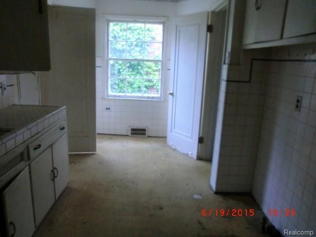 9907 Yorkshire Road Detroit, MI 48224 - Photo 20 of 23 CIMG1334.jpg