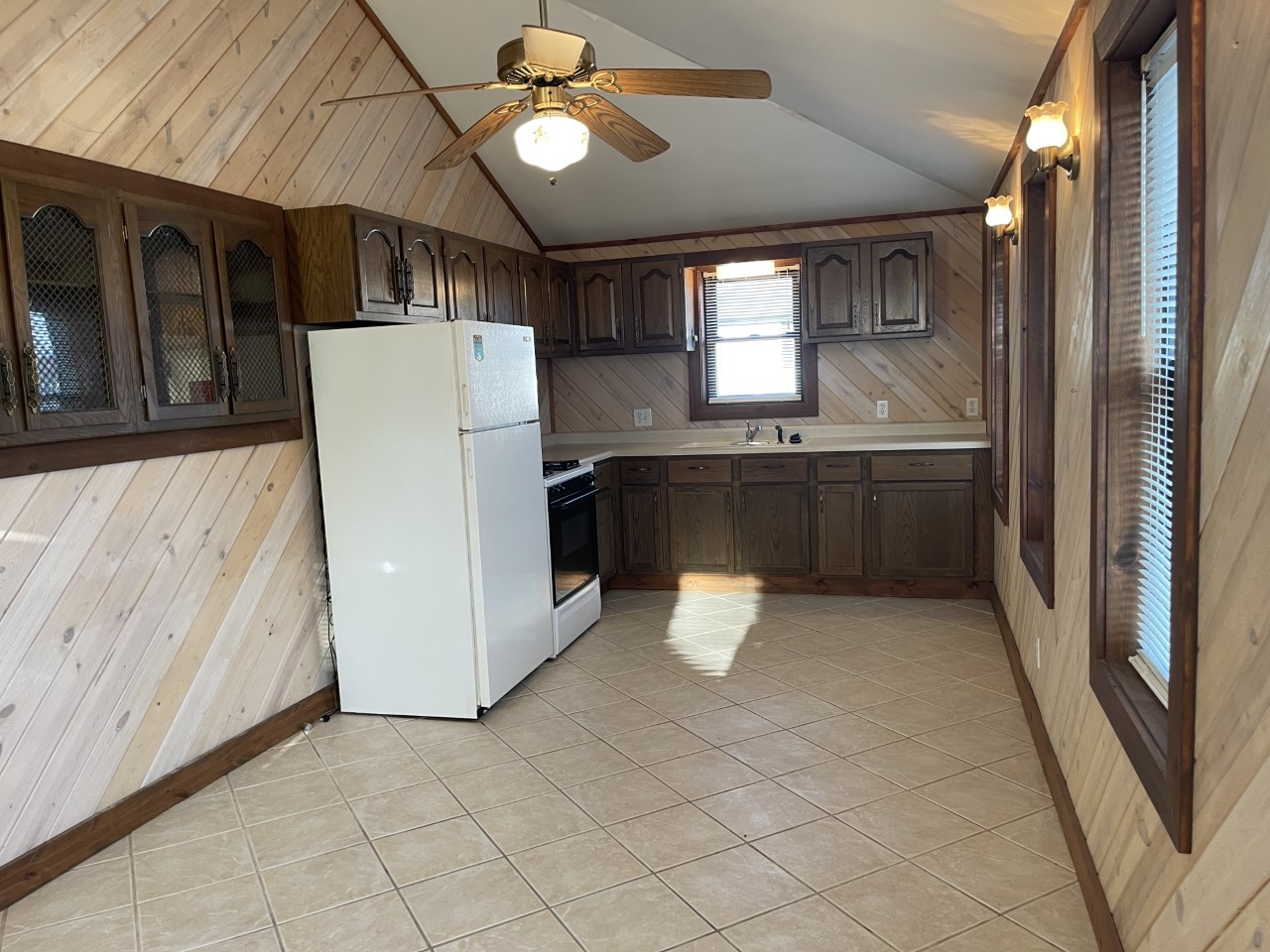 100 West Iowa Street Spring Valley, IL 61362 - Photo 13 of 19 Gallery Image 13