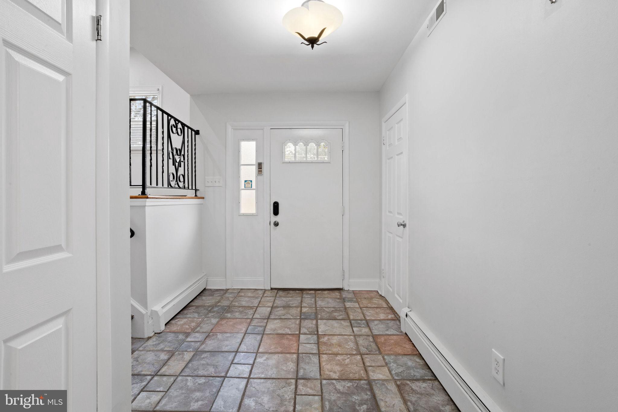 271 Fellowship Road Moorestown, NJ 08057 - Photo 3 of 39