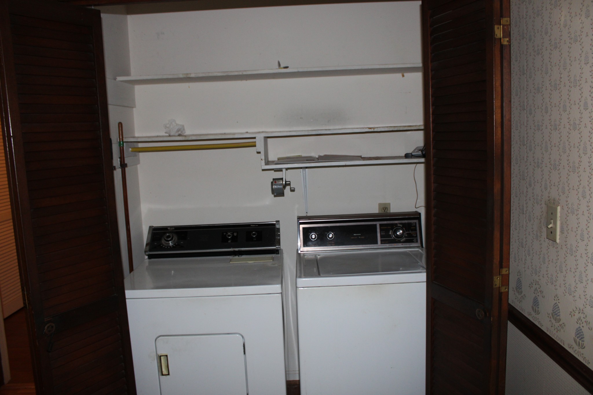 200 Primrose Lane Morrison, TN 37357 - Photo 27 of 53 a close view of washer and dryer