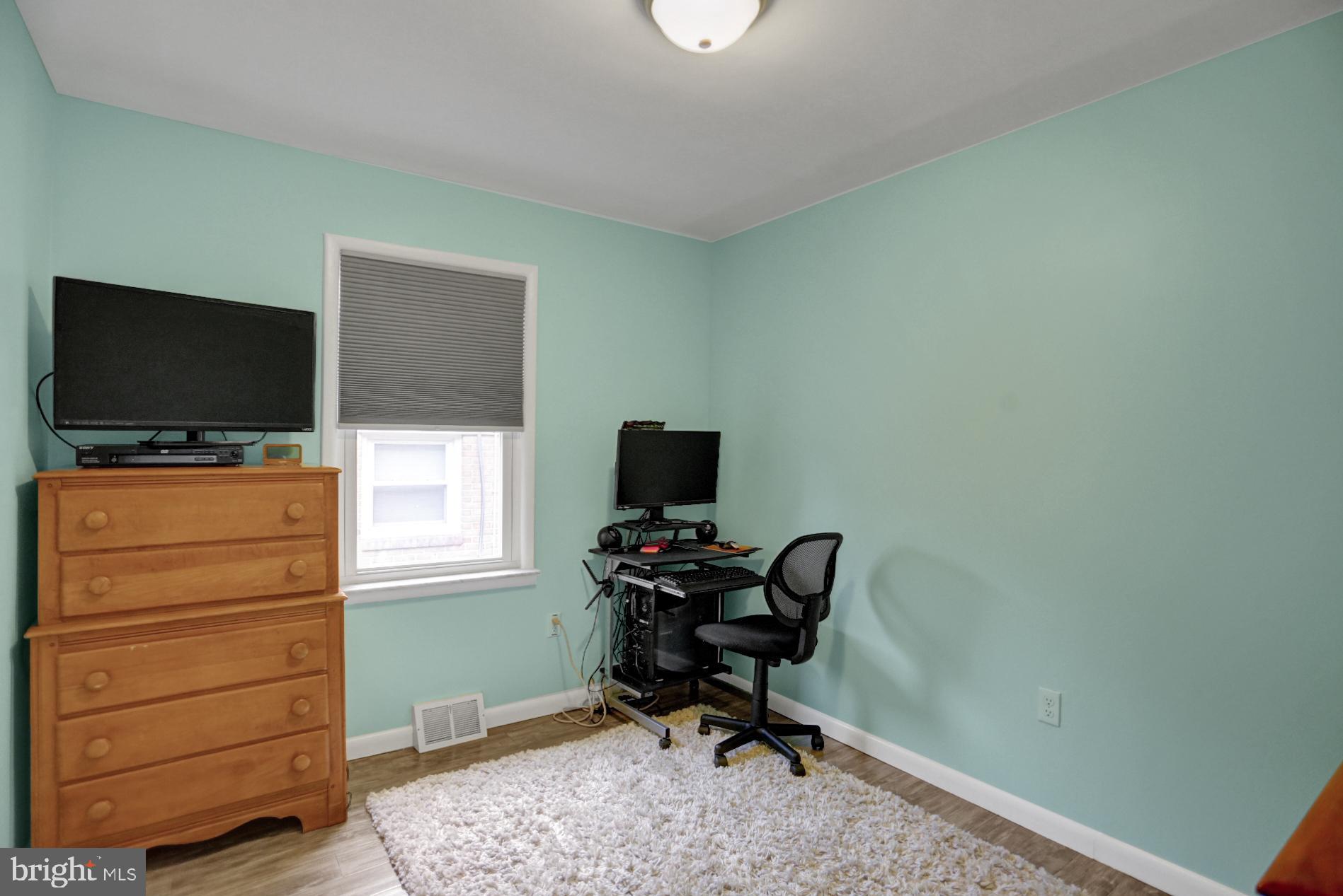 1324 Scott Street Reading, PA 19607 - Photo 23 of 42 Second bedroom on main level