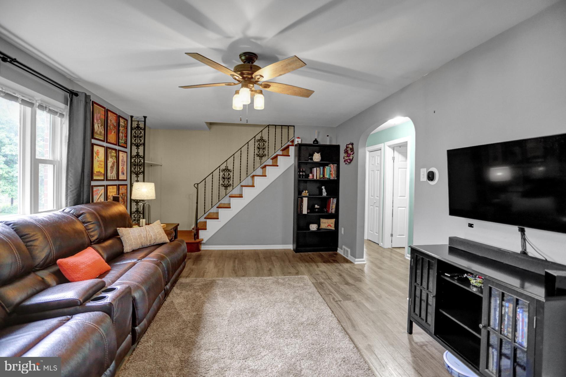 1324 Scott Street Reading, PA 19607 - Photo 8 of 42 Very spacious living room