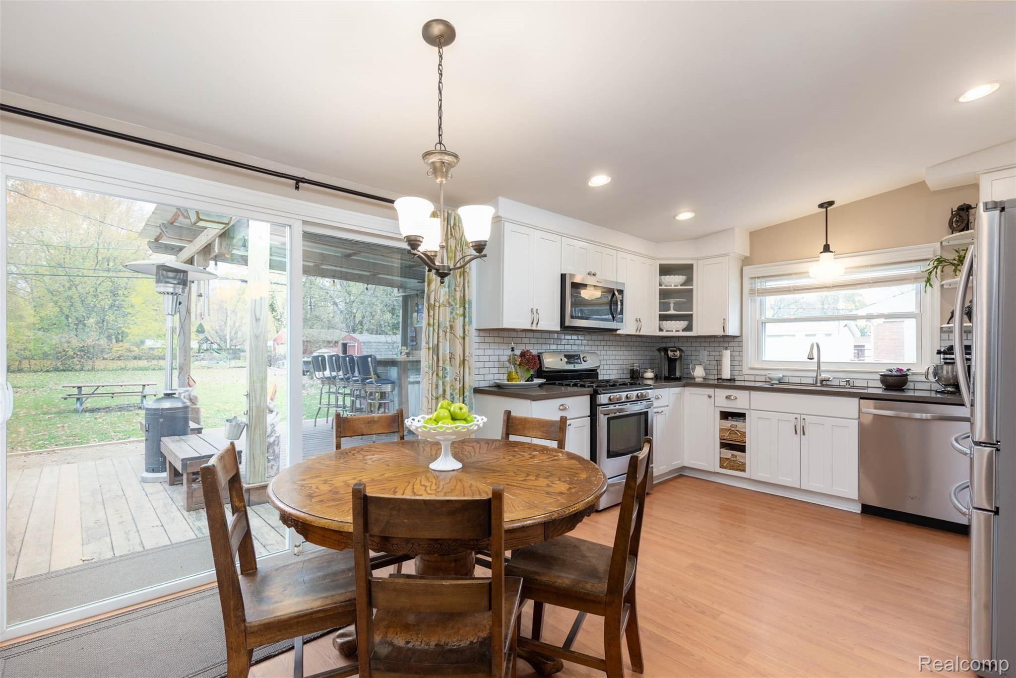 48437 Willis Road Belleville, MI 48111 - Photo 2 of 29 47076 Willis Rd-20.jpg