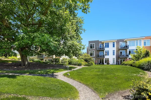 $795,000 | 180 Harbor Square Loop Northeast, Unit B 119, Bainbridge Island, WA 98110
