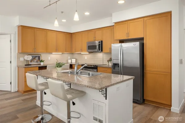 $795,000 | 180 Harbor Square Loop Northeast, Unit B 119, Bainbridge Island, WA 98110