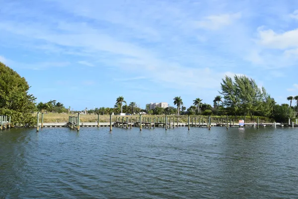 $9,800,000 | 18275 Florida A1A, Jupiter, FL 33477