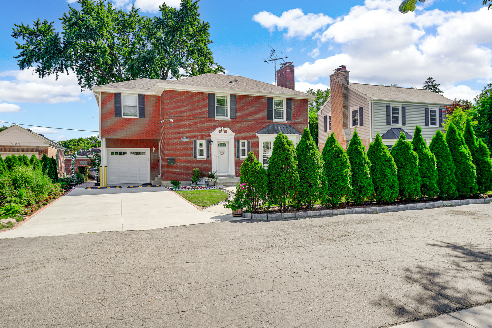 907 East Central Road Mount Prospect, IL 60056 - Photo 3 of 30