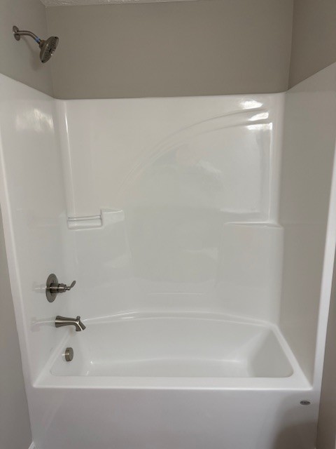 3336 Oak Grove Road Decherd, TN 37324 - Photo 15 of 21 a close view of a bathtub in bathroom