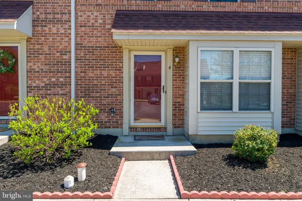 $279,900 | 4 Acorn Boulevard, Lancaster, PA 17602