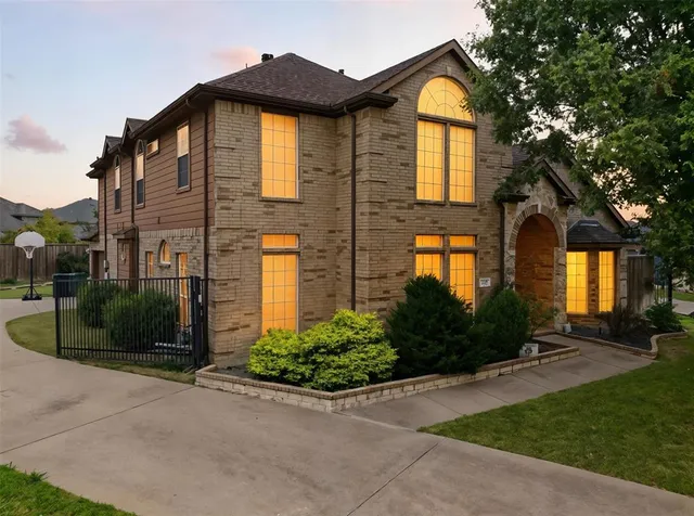 $3,100 | 607 Hilltop Drive, Murphy, TX 75094