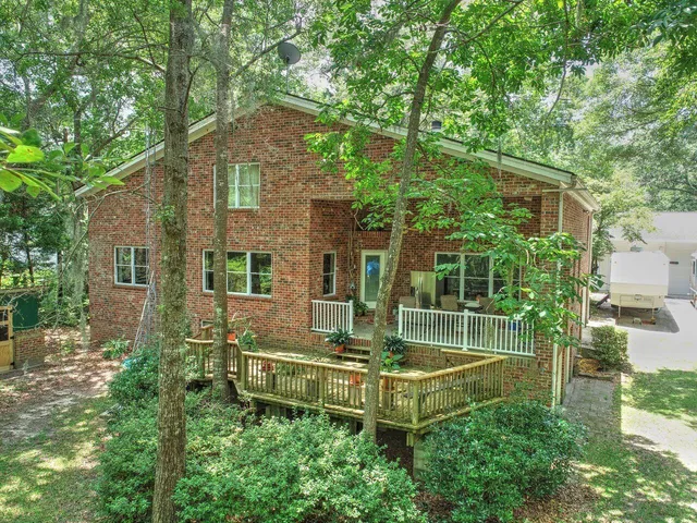 $850,000 | 184 Burbank, Cross, SC 29436