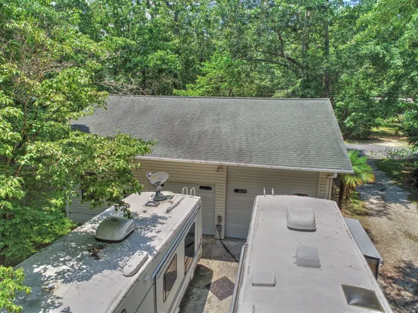 $850,000 | 184 Burbank, Cross, SC 29436