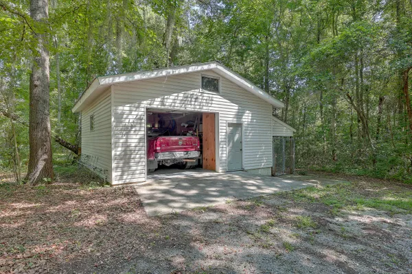 $850,000 | 184 Burbank, Cross, SC 29436