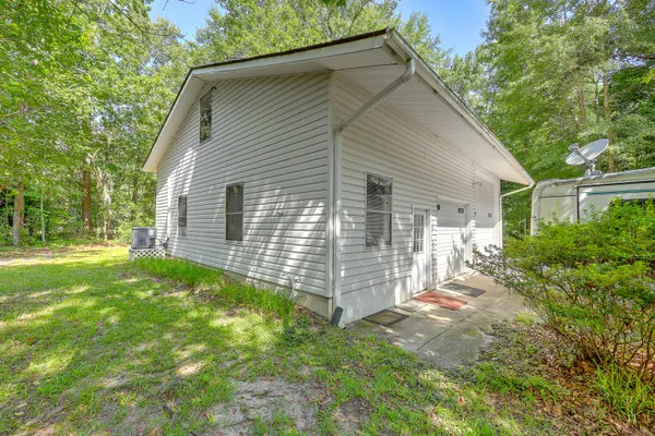 $850,000 | 184 Burbank, Cross, SC 29436