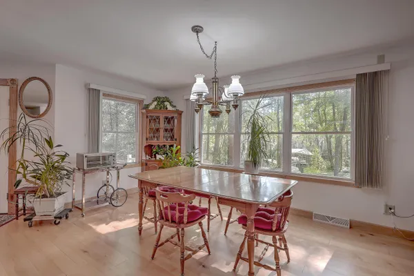 $850,000 | 184 Burbank, Cross, SC 29436