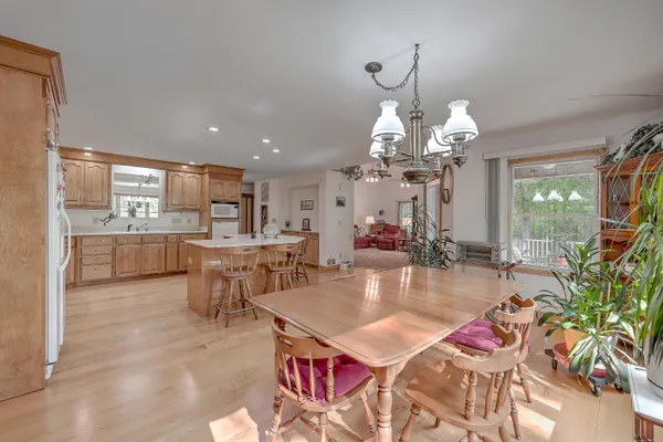 $850,000 | 184 Burbank, Cross, SC 29436