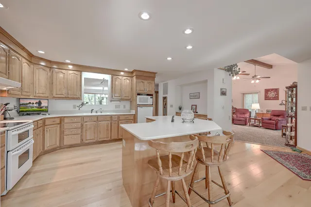 $850,000 | 184 Burbank, Cross, SC 29436