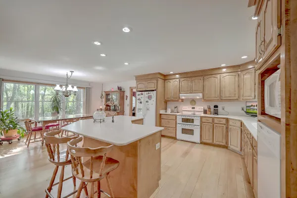 $850,000 | 184 Burbank, Cross, SC 29436