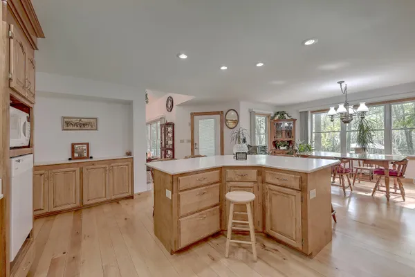 $850,000 | 184 Burbank, Cross, SC 29436