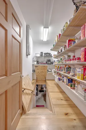 $850,000 | 184 Burbank, Cross, SC 29436