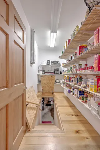 $850,000 | 184 Burbank, Cross, SC 29436