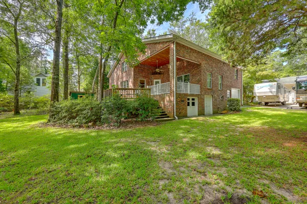 $850,000 | 184 Burbank, Cross, SC 29436