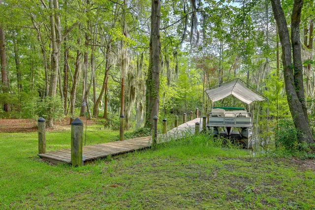 $850,000 | 184 Burbank, Cross, SC 29436