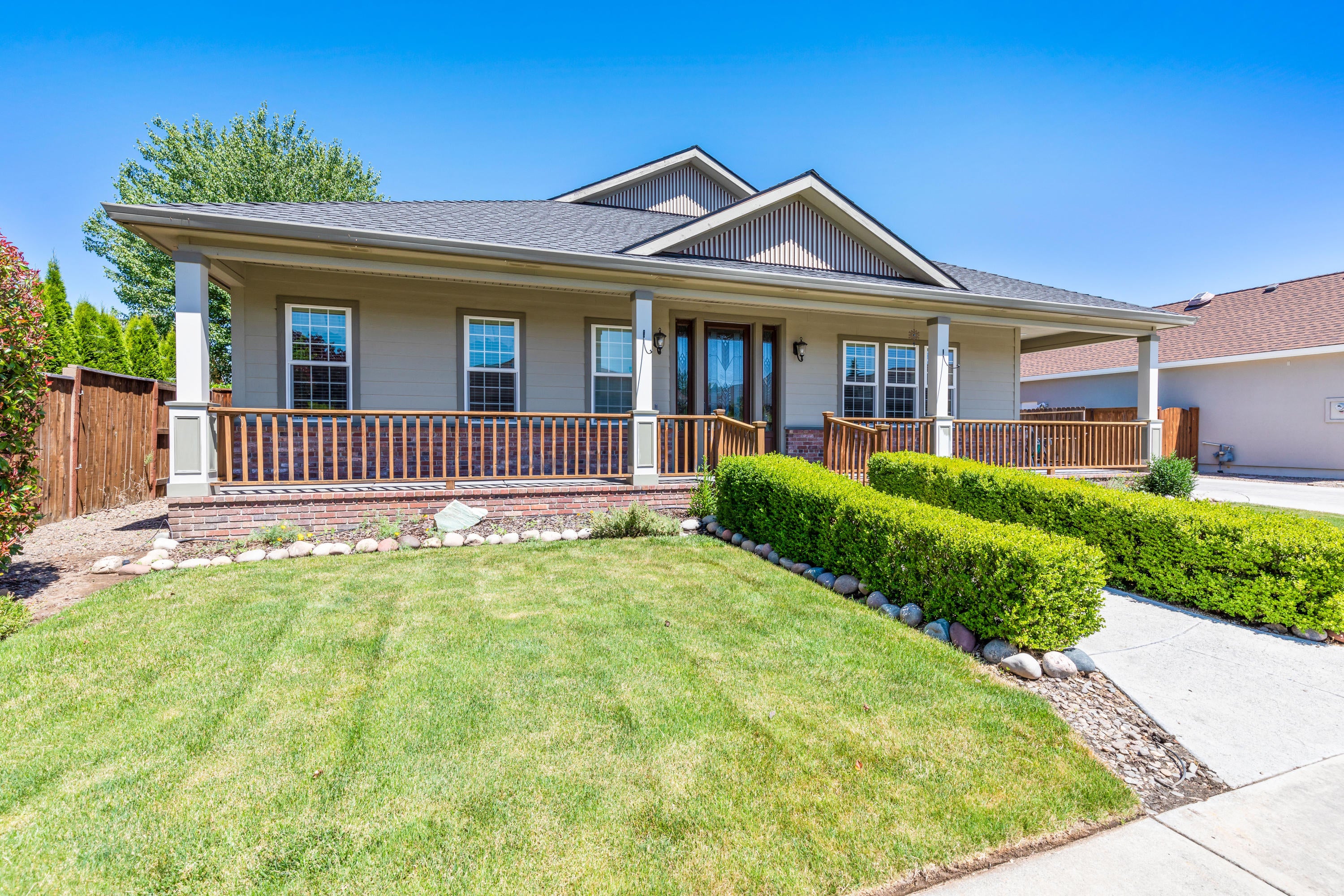 935 Pumpkin Ridge Eagle Point, OR 97524 - Photo 44 of 47 9R9A6847