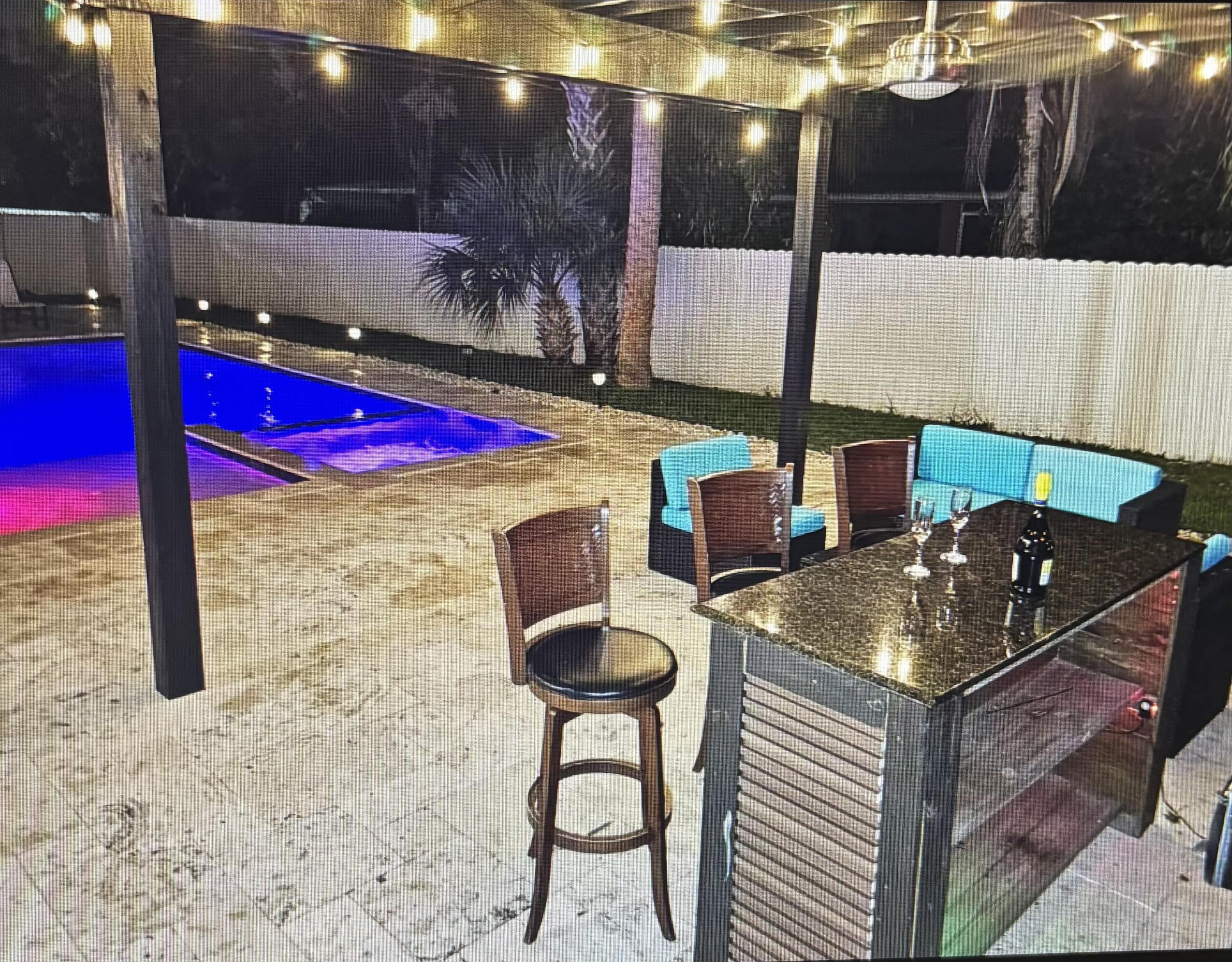 124 Davis Road Palm Springs, FL 33461 - Photo 3 of 29 IMG_8141