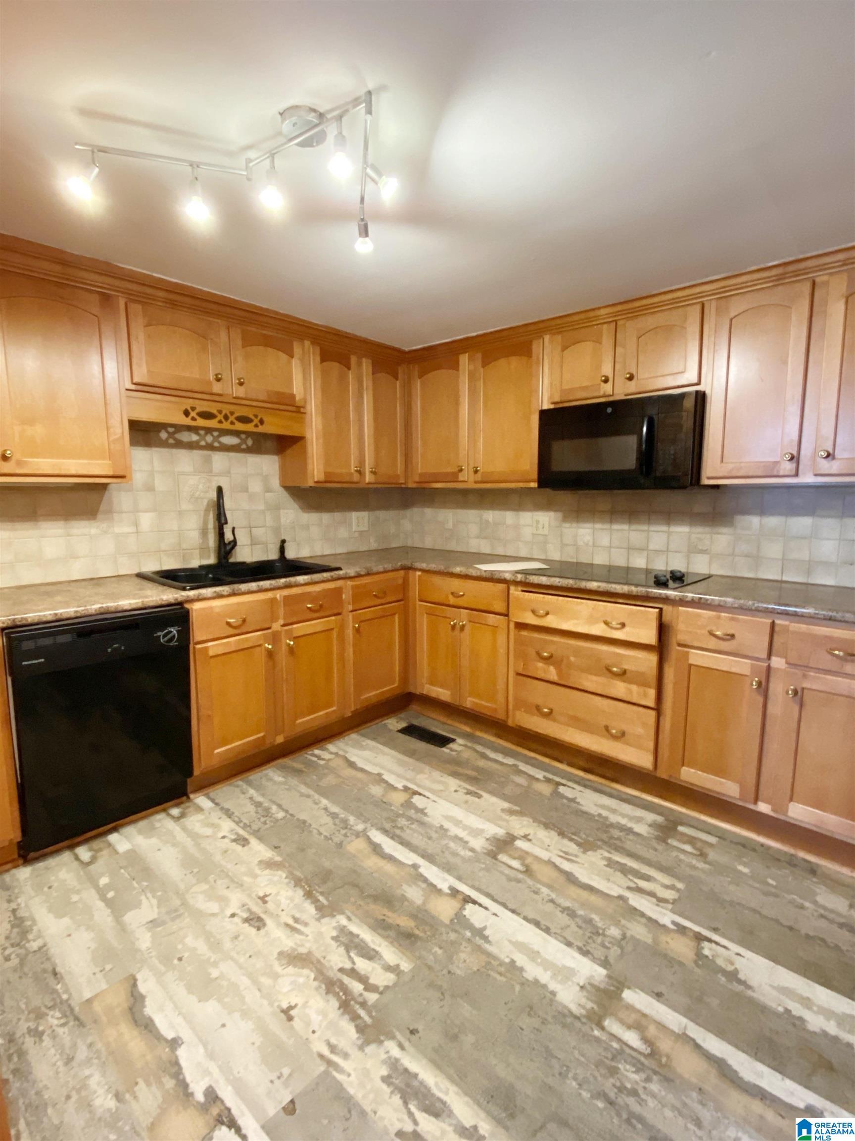 323 Chelsea Road Columbiana, AL 35051 - Photo 10 of 28 Gallery Image 10