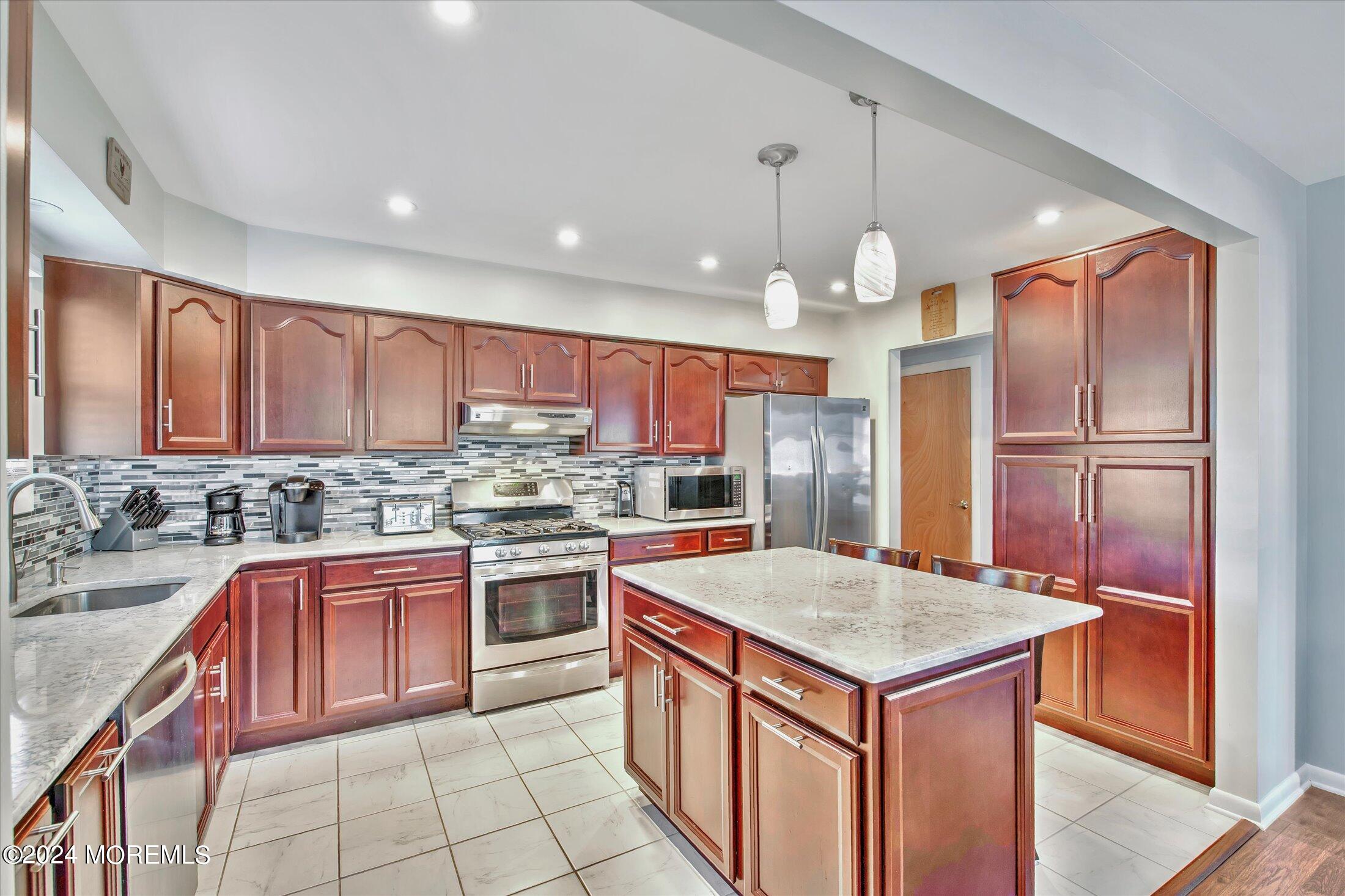 20 Pepperridge Road Howell, NJ 07731 - Photo 8 of 50 18-KITCHEN