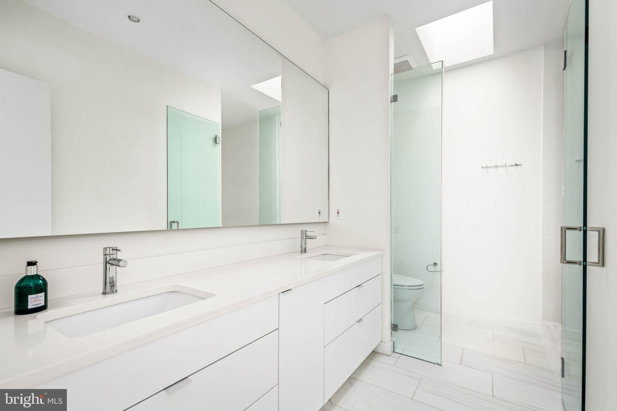 625 5th Street Northeast, Unit 2 Washington, DC 20002 - Photo 16 of 27 Primary Bath