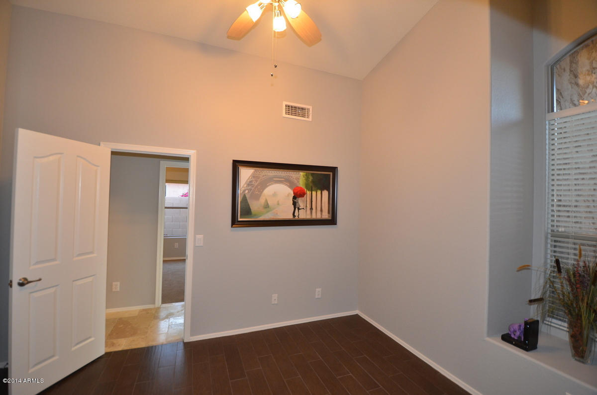 4725 East Jaeger Road Phoenix, AZ 85050 - Photo 13 of 23 Office / Den