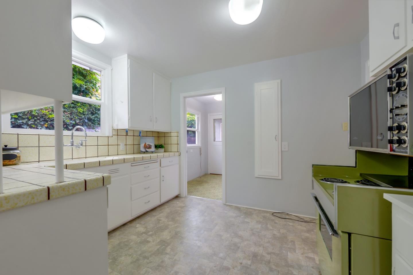 1918 Middlefield Road Palo Alto, CA 94301 - Photo 7 of 39