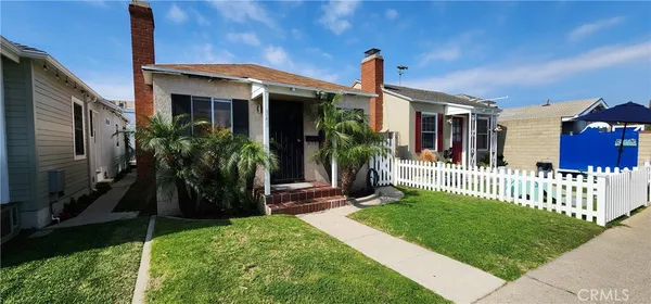 $1,950,000 | 341 10th Street, Seal Beach, CA 90740