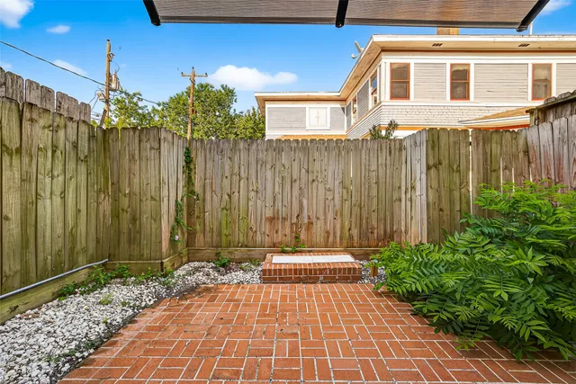 $2,200 | 2706 Mason Street, Houston, TX 77006