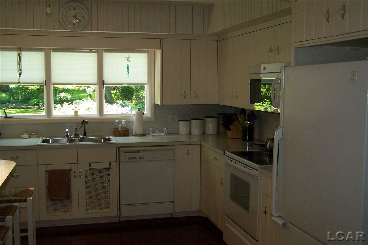 1251 East Oregon Road Adrian, MI 49221 - Photo 11 of 21 31352320-10.JPG