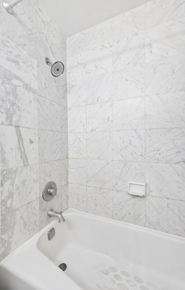 300 Rector Place, Unit 4O Manhattan, NY 10280 - Photo 1 of 14 Gallery Image 1