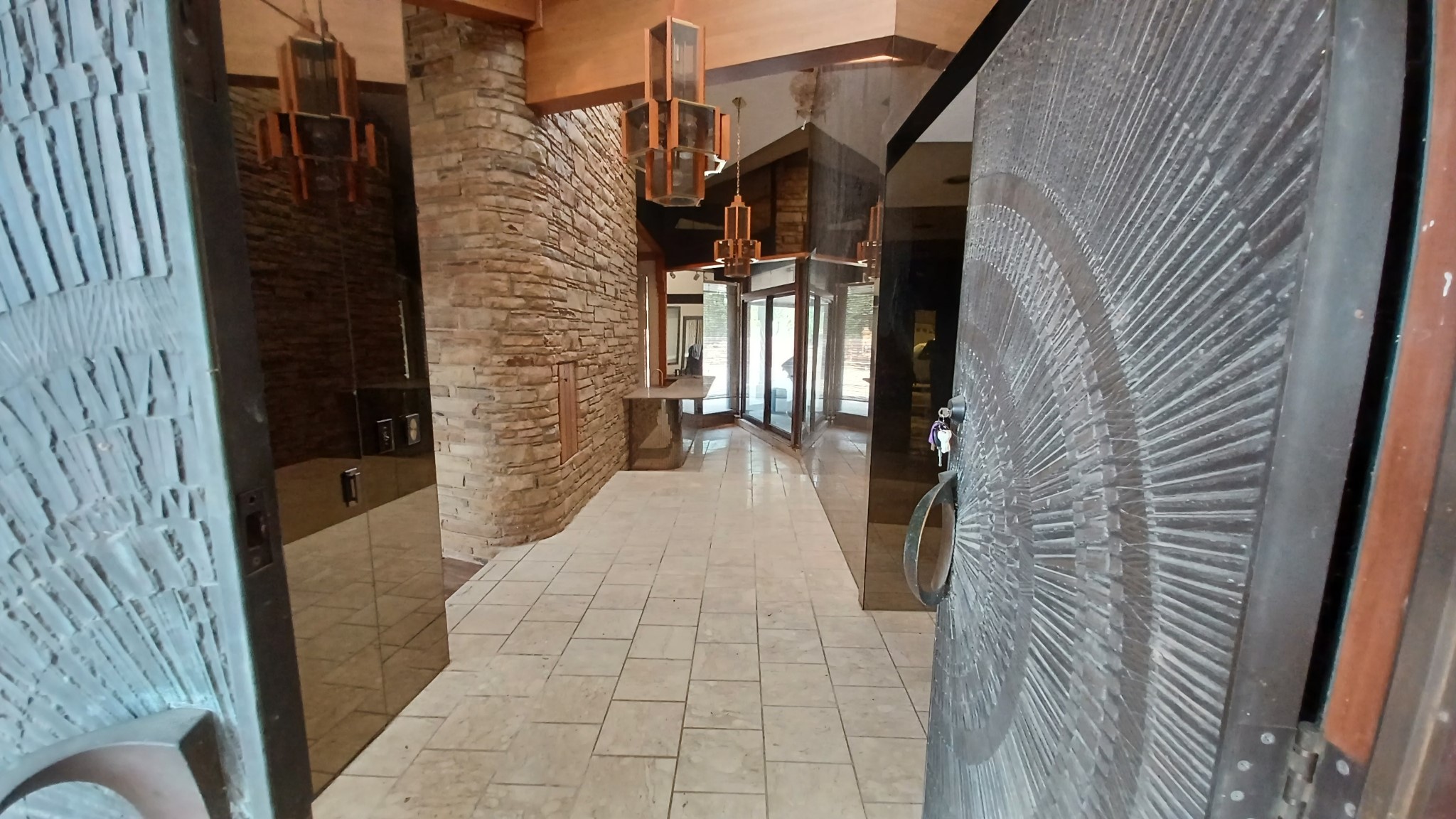 108 Timberlake Court Borger, TX 79007 - Photo 7 of 42 Main Entrance Brass Door