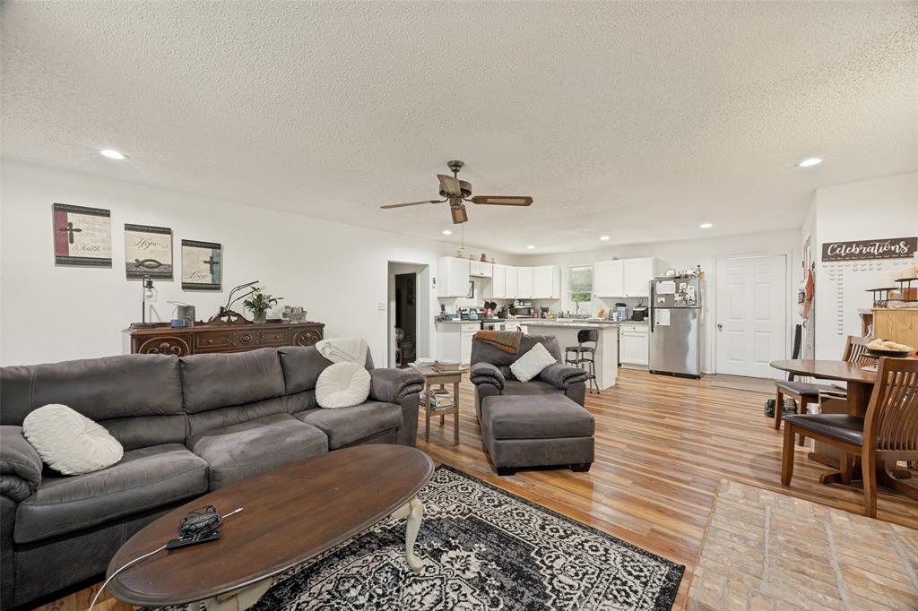402 Jones Street Tom Bean, TX 75491 - Photo 5 of 31