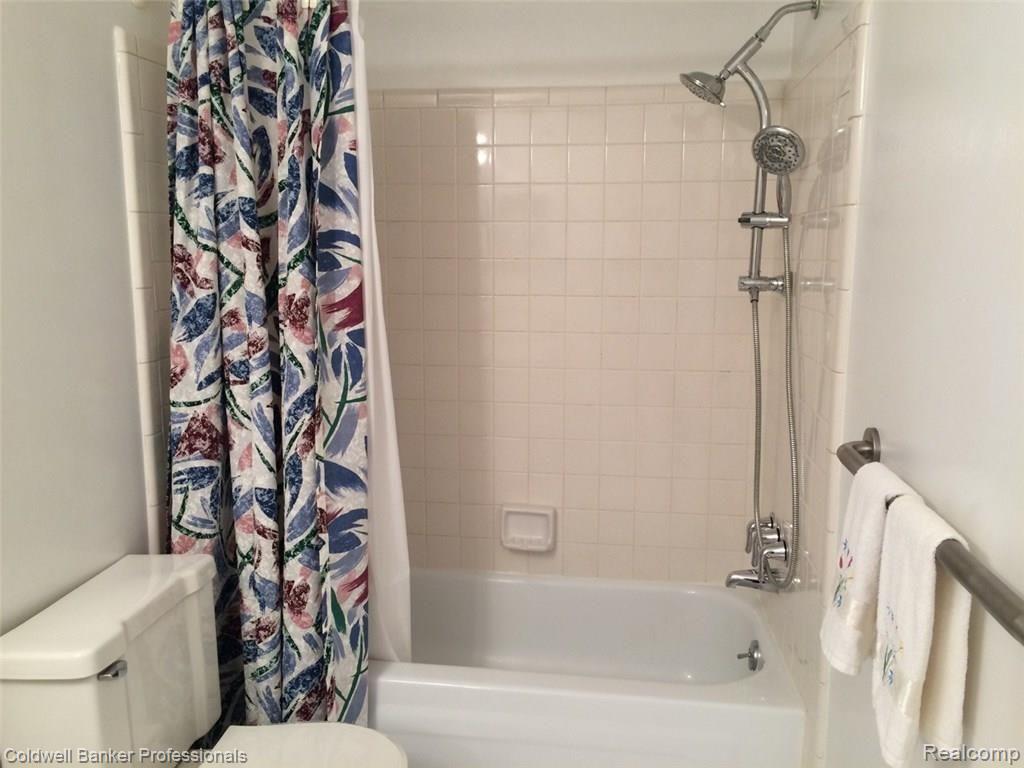 4913 East 10 Mile Road, Unit 6 Warren, MI 48091 - Photo 14 of 20