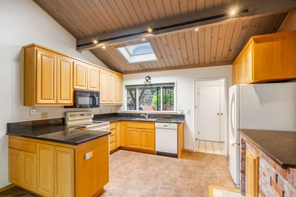 $777,000 | 2331 Olinda Court, Pinole, CA 94564