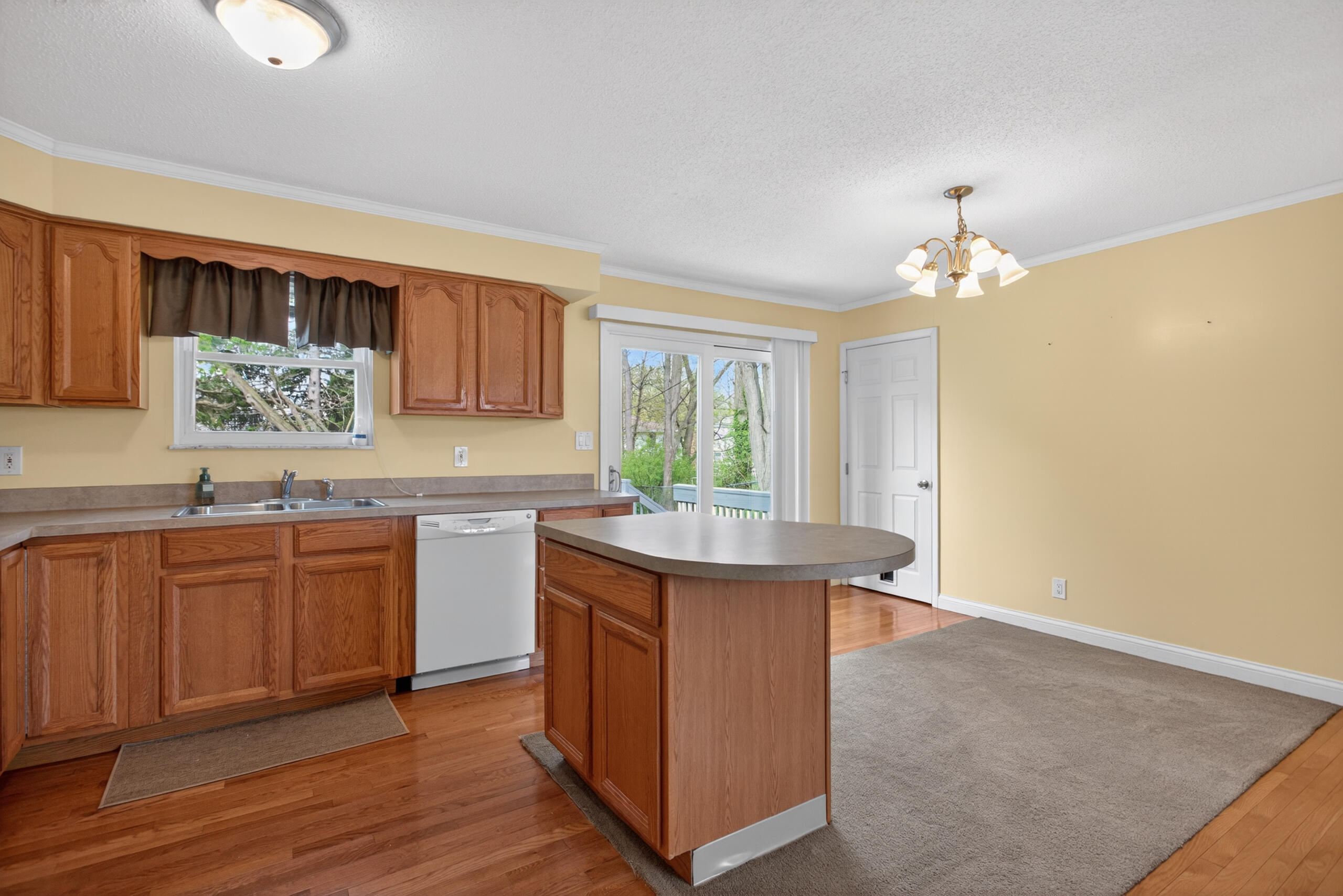 532 Robinson Road Jackson, MI 49203 - Photo 13 of 42 023_0N0A7284
