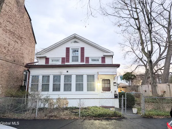 $105,000 | 522 1st Avenue, Troy, NY 12182