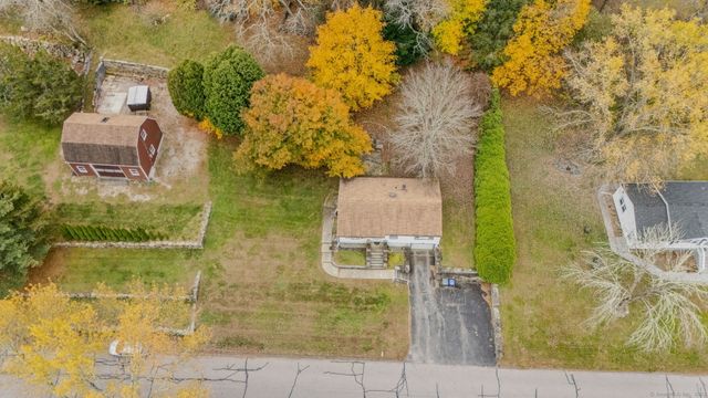 $324,900 | 5 Arrowhead Drive, Ledyard, CT 06339