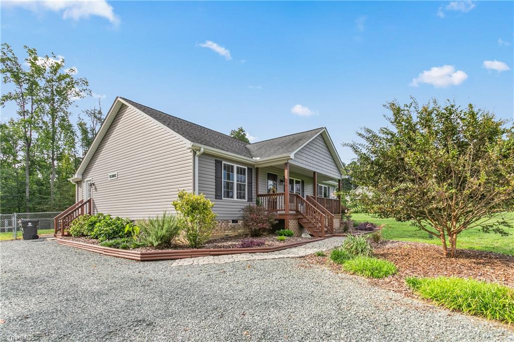 8140 County Line Road Liberty, NC 27298 - Photo 7 of 49 Gallery Image 7