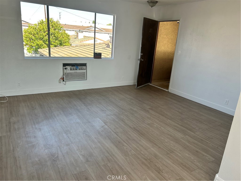 7303 Exeter Street, Unit 212 Paramount, CA 90723 - Photo 2 of 12
